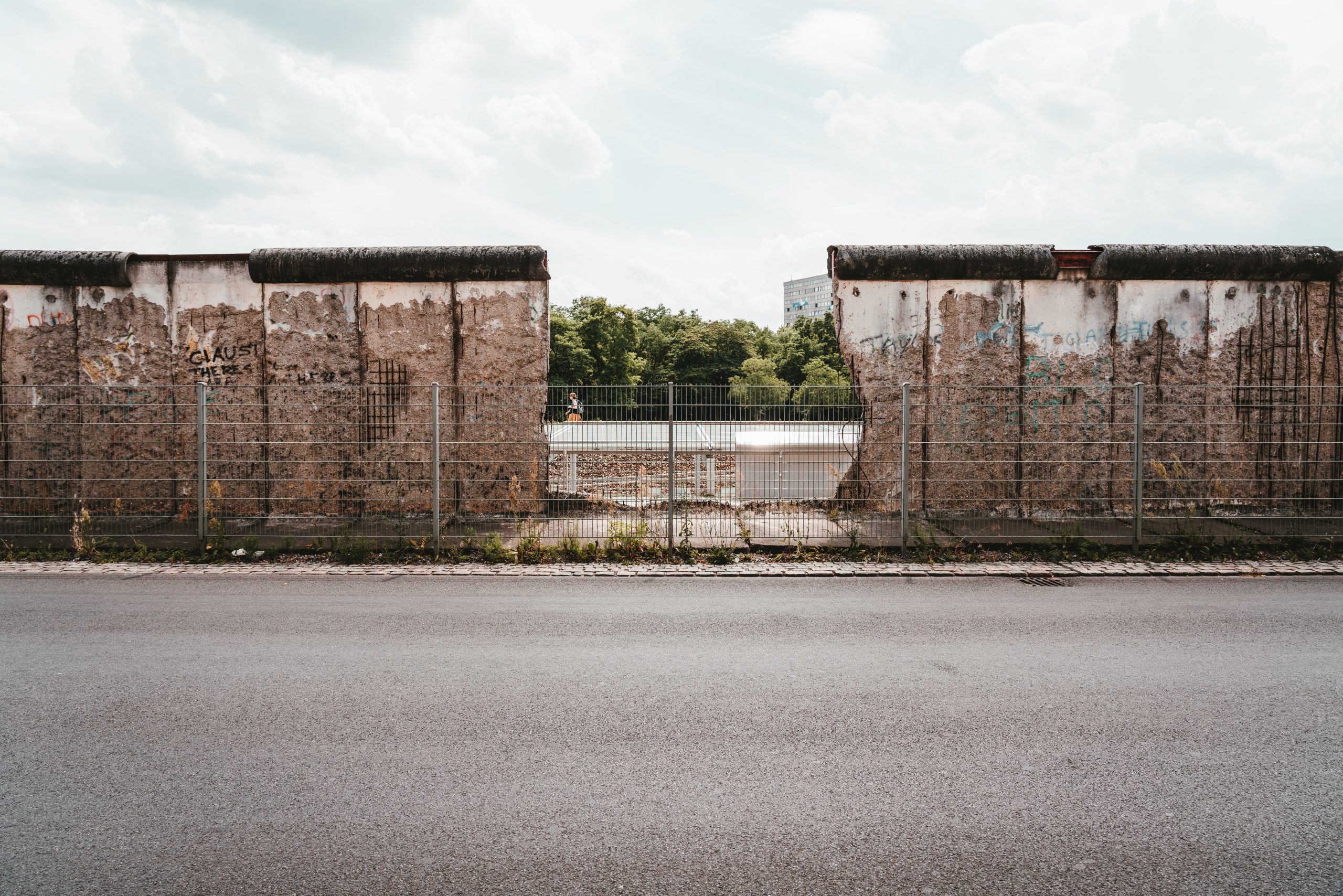 5 Bizarre Berlin Wall Escape Attempts You Never Knew About